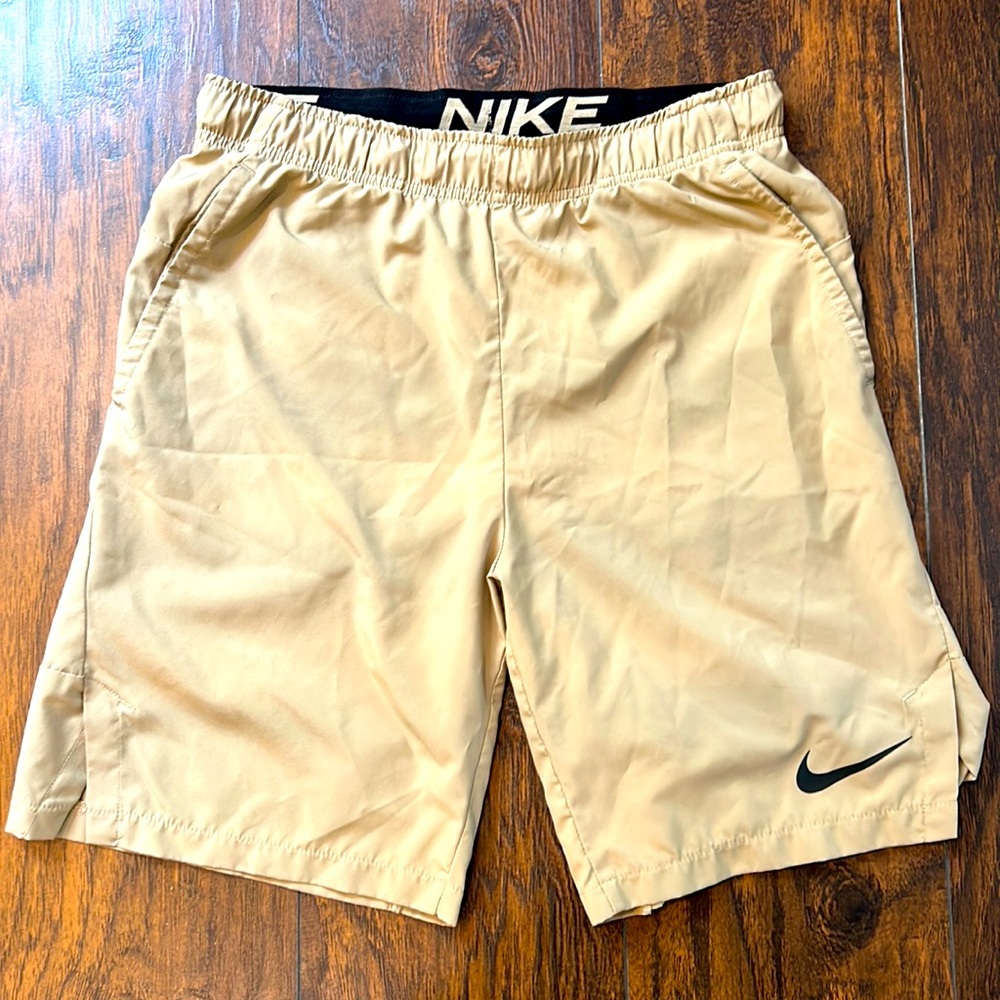 Nike 7 inch khaki shorts